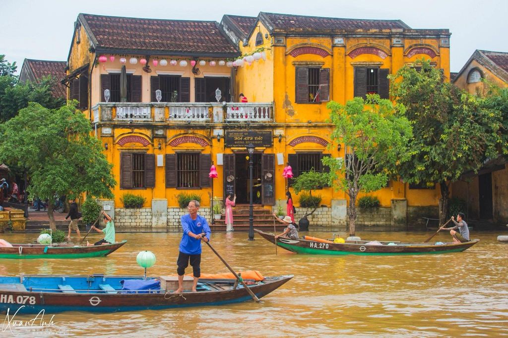 Hội An trước khi bão Fengsheng đến, nhiều nơi đã ngập nước t - 2