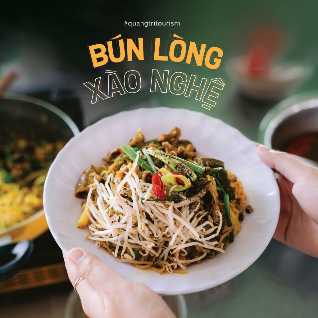 [vn/en] Gánh hàng nhỏ, chảo lòng nghi ngút khói, tiếng xào x - 1