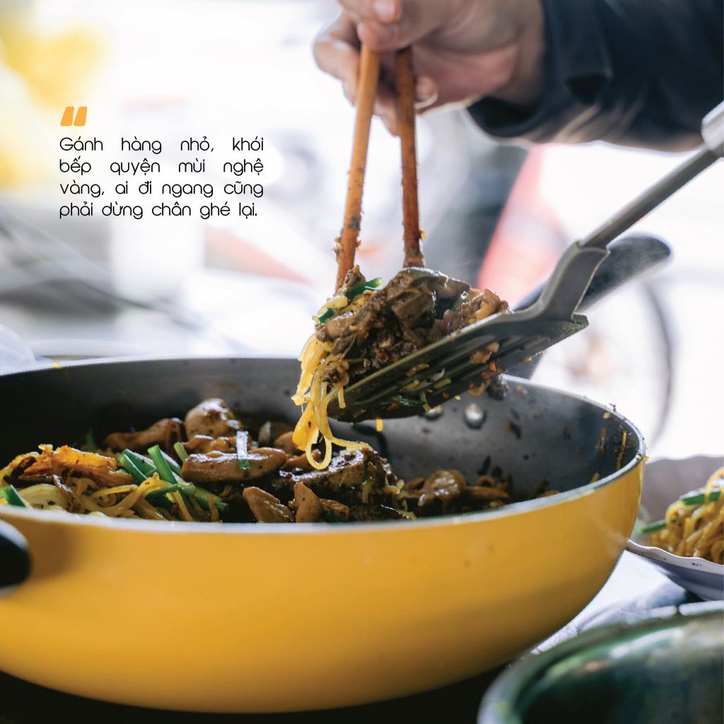 [vn/en] Gánh hàng nhỏ, chảo lòng nghi ngút khói, tiếng xào x - 2