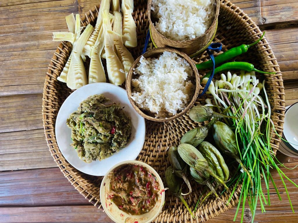 文侨（Pa Ko）族的美食🇻🇳
蔬菜拼盘 - ảnh 3