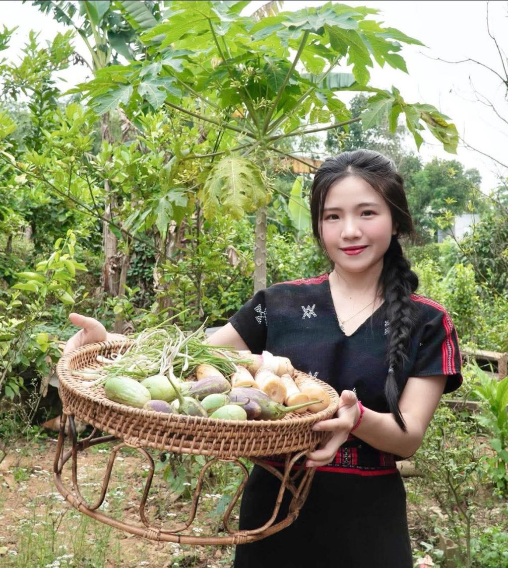 文侨（Pa Ko）族的美食🇻🇳
蔬菜拼盘 - ảnh 1