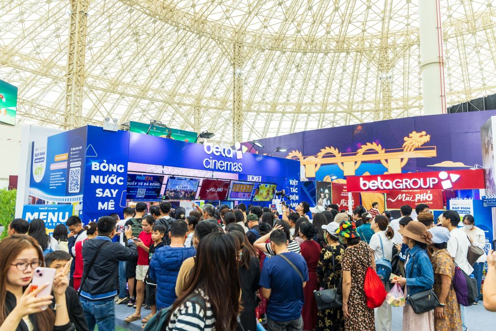 The atmosphere right now at VEC. The Fall Fair is officially underway. - 7