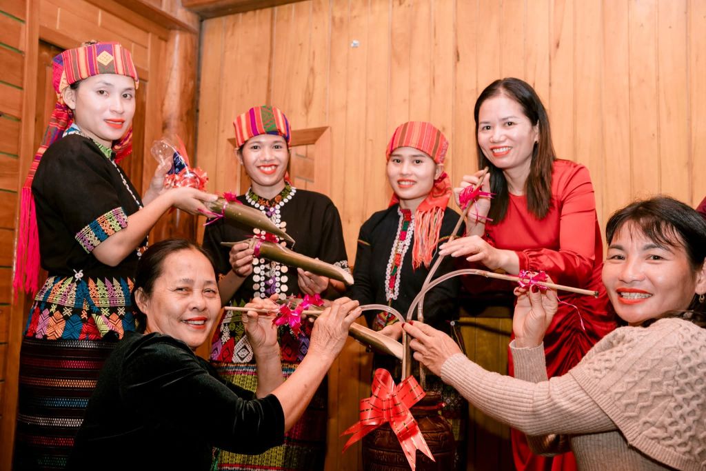 [vn/en] 캔 와인 - 산과 숲의 취하게 하는 효모 축제에서 - 2