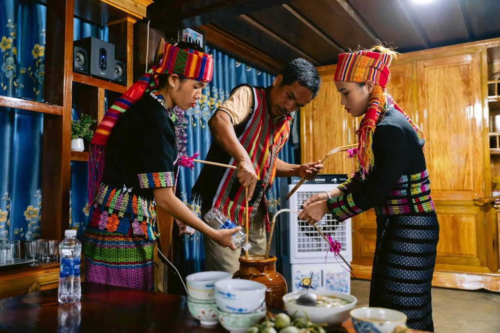 [vn/en] 캔 와인 - 산과 숲의 취하게 하는 효모 축제에서 - 3