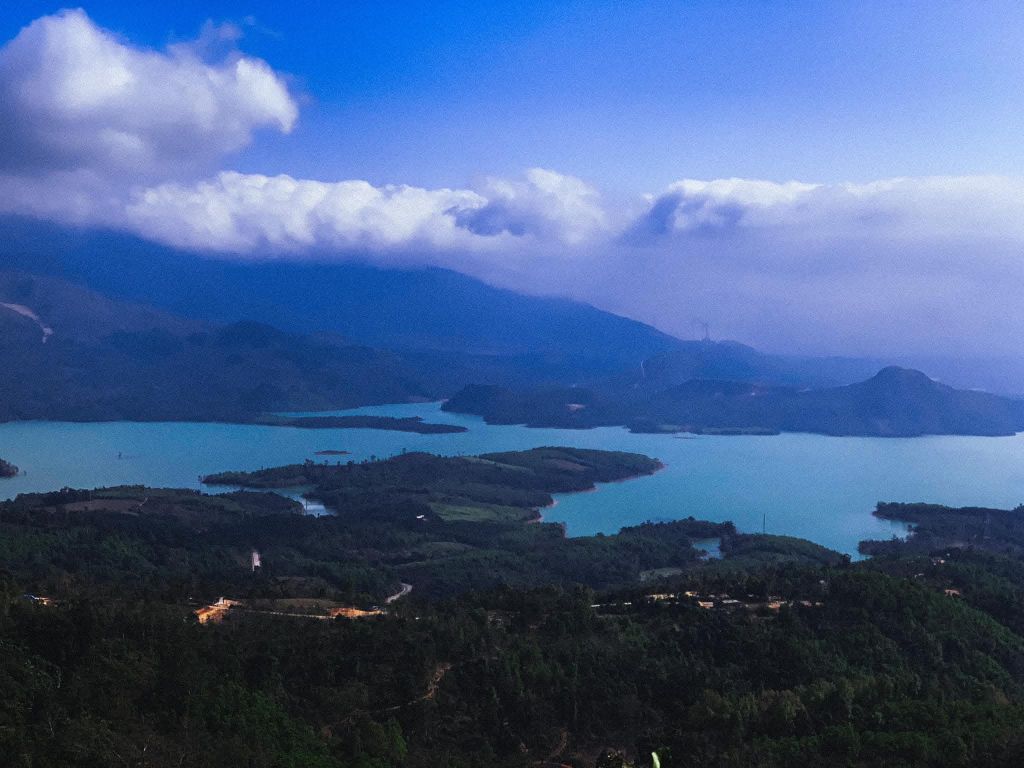 One step to touch the clouds - Cu Vo Peak, Quang Tri Early morning, the whole mountain - 9