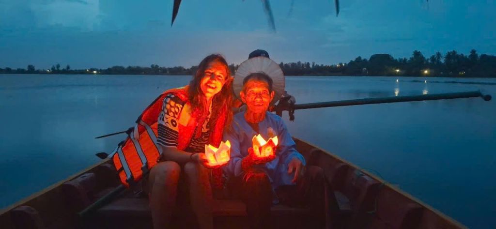 ZEN TOUR & FLOWER LANTERN RELEASE AT SUNSET ON CO CO RIVER