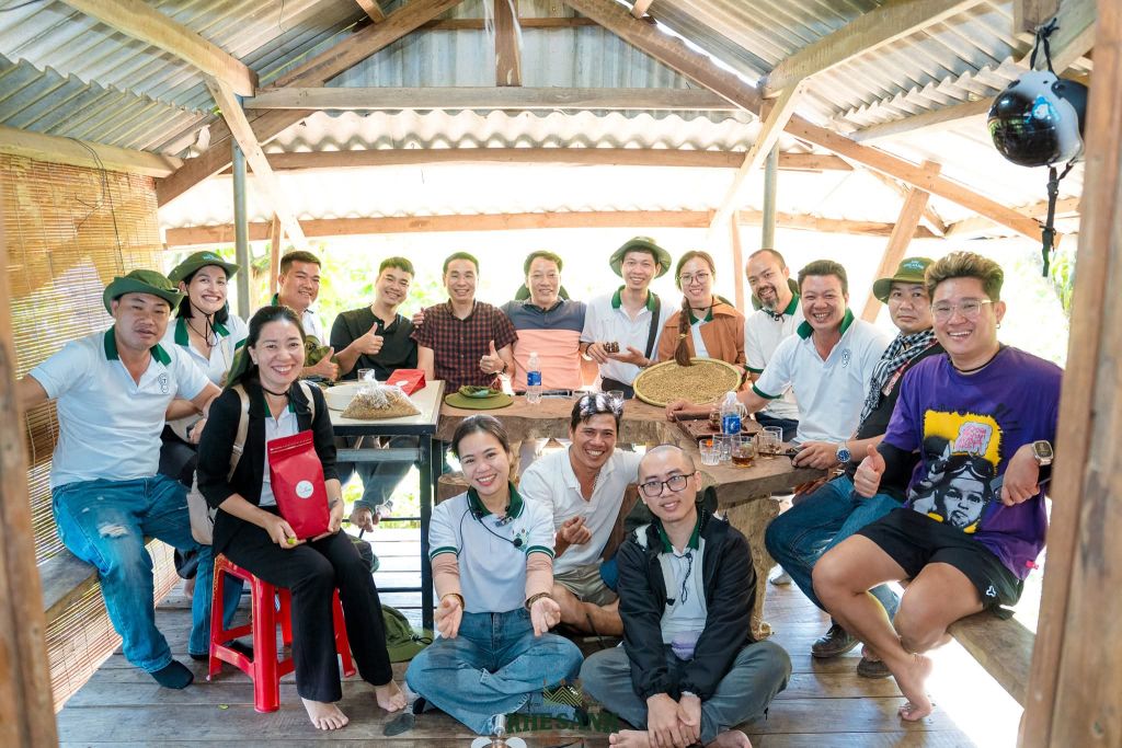 KHE SANH 커피 투어 – 국경의 구름 속 커피 향기 - 4