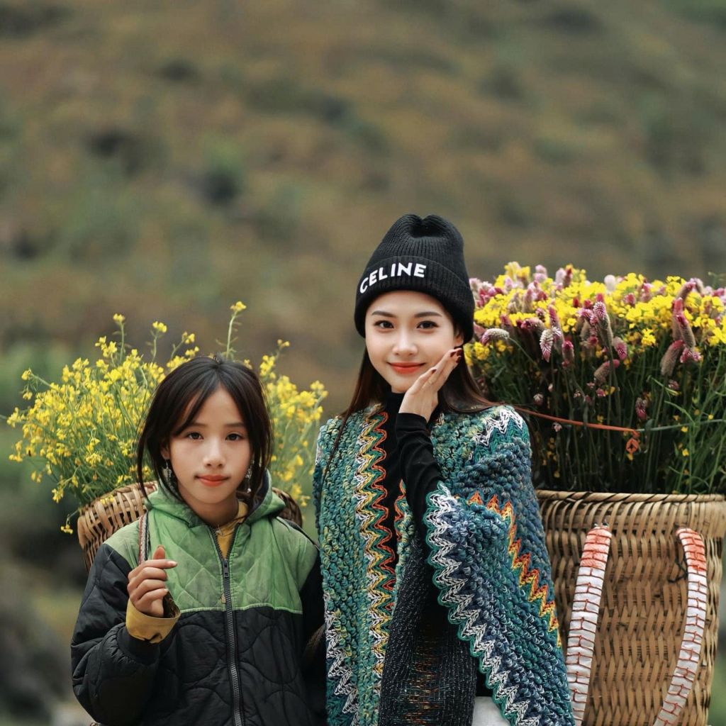 Hey sis... You look so pretty 🥰 I was scrolling through photos and saw you. - 3