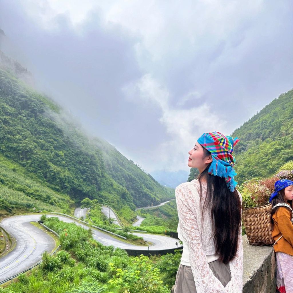 Hey sis... You look so pretty 🥰 I was scrolling through photos and saw you. - 4