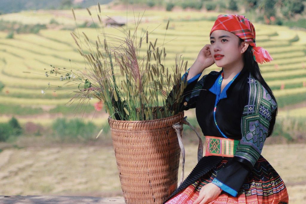 Hey sis... You look so pretty 🥰 I was scrolling through photos and saw you. - 6