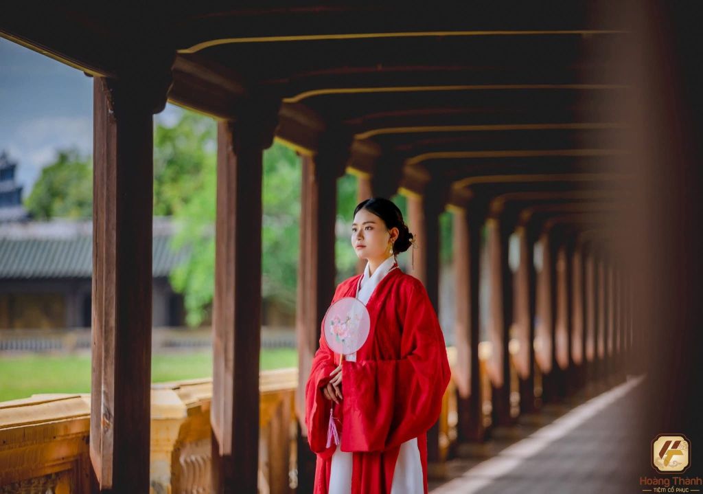 Hue traditional costume rental service