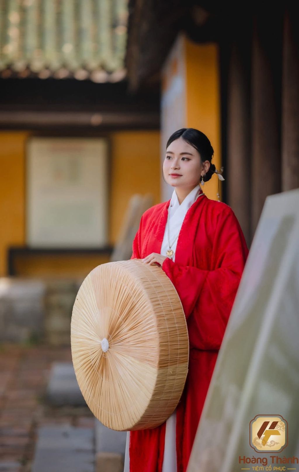 EXPERIENCE BEING A KING – OFFICIAL – IMPERIAL CONSORT RIGHT IN THE HEART OF HUE - 3