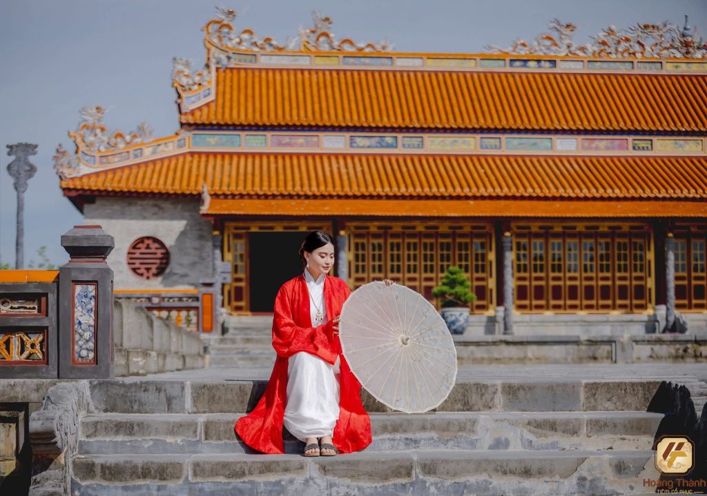 EXPERIENCE BEING A KING – OFFICIAL – IMPERIAL CONSORT RIGHT IN THE HEART OF HUE - 4