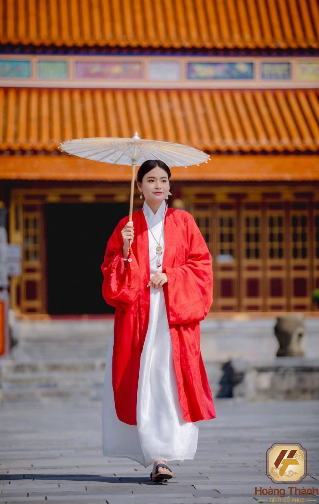 EXPERIENCE BEING A KING – OFFICIAL – IMPERIAL CONSORT RIGHT IN THE HEART OF HUE - 6