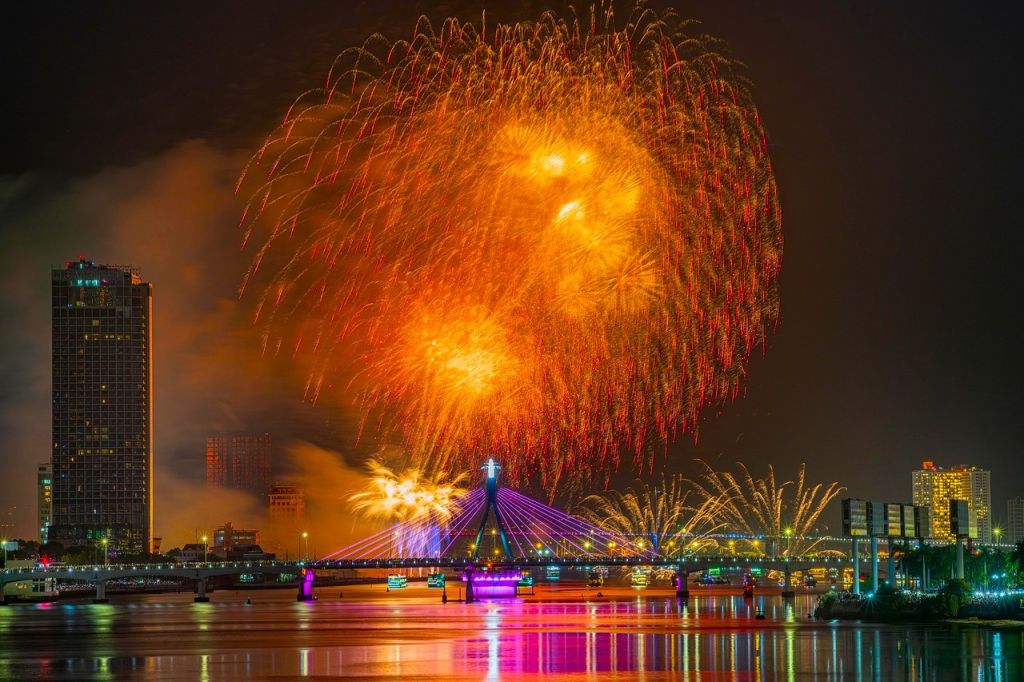 If Singapore has Clarke Quay, and Bangkok has Asiatique... then the river - 5