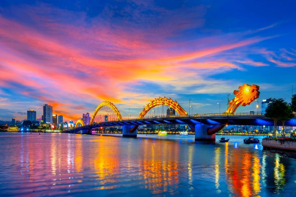 If Singapore has Clarke Quay, and Bangkok has Asiatique... then the river - 7