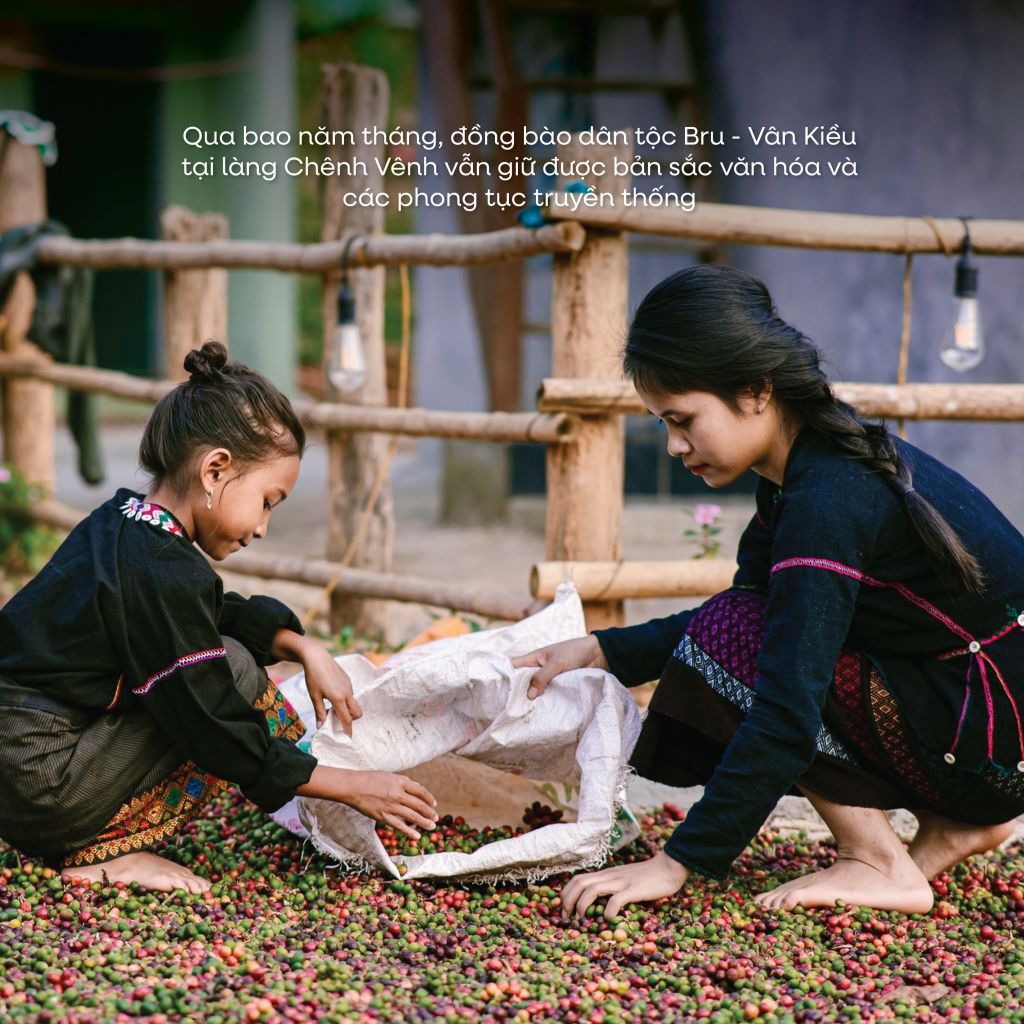 There is a village called Chênh Vênh in the majestic Trường Sơn mountains. - 4