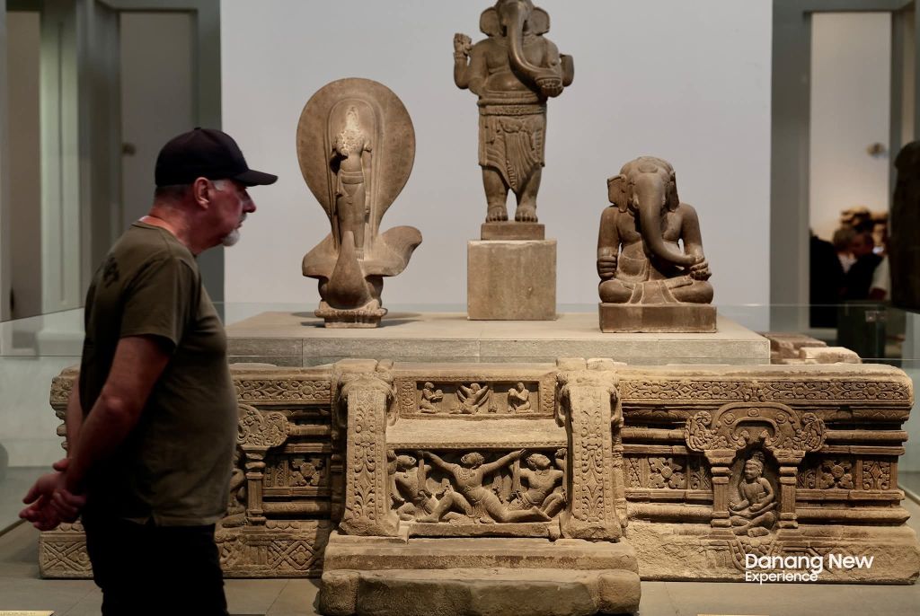🇻🇳 KHÁM PHÁ 19 BẢO VẬT QUỐC GIA TẠI BẢO TÀNG ĐIÊU KHẮC CHĂM - 3
