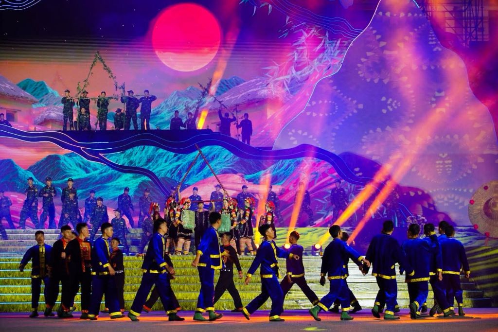 The opening night of the Lai Châu Culture and Tourism Week 2025 has truly begun. - 7