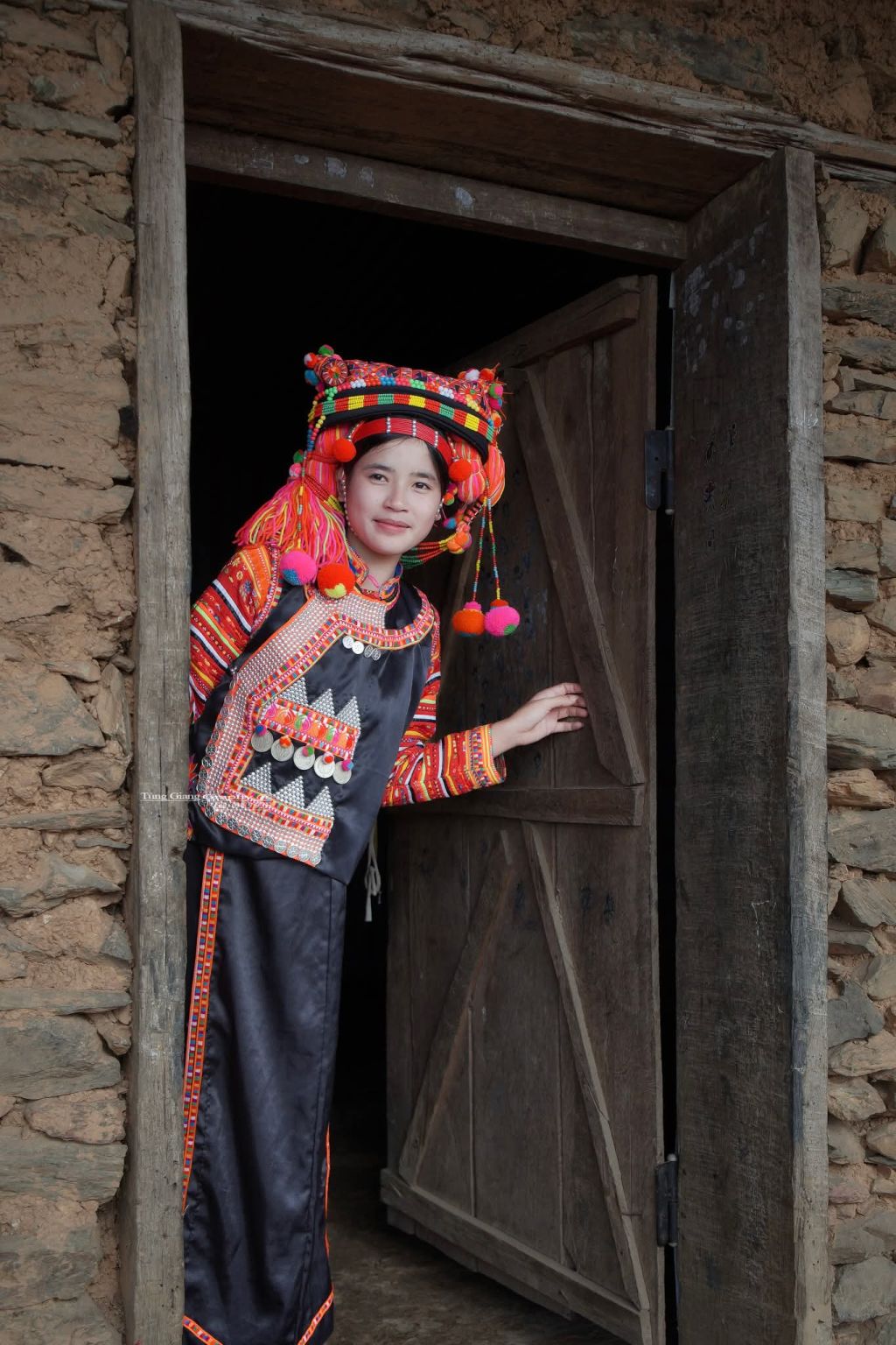 I am a girl from the village... The beauty of the H'Mong girl's traditional outfit. - 6