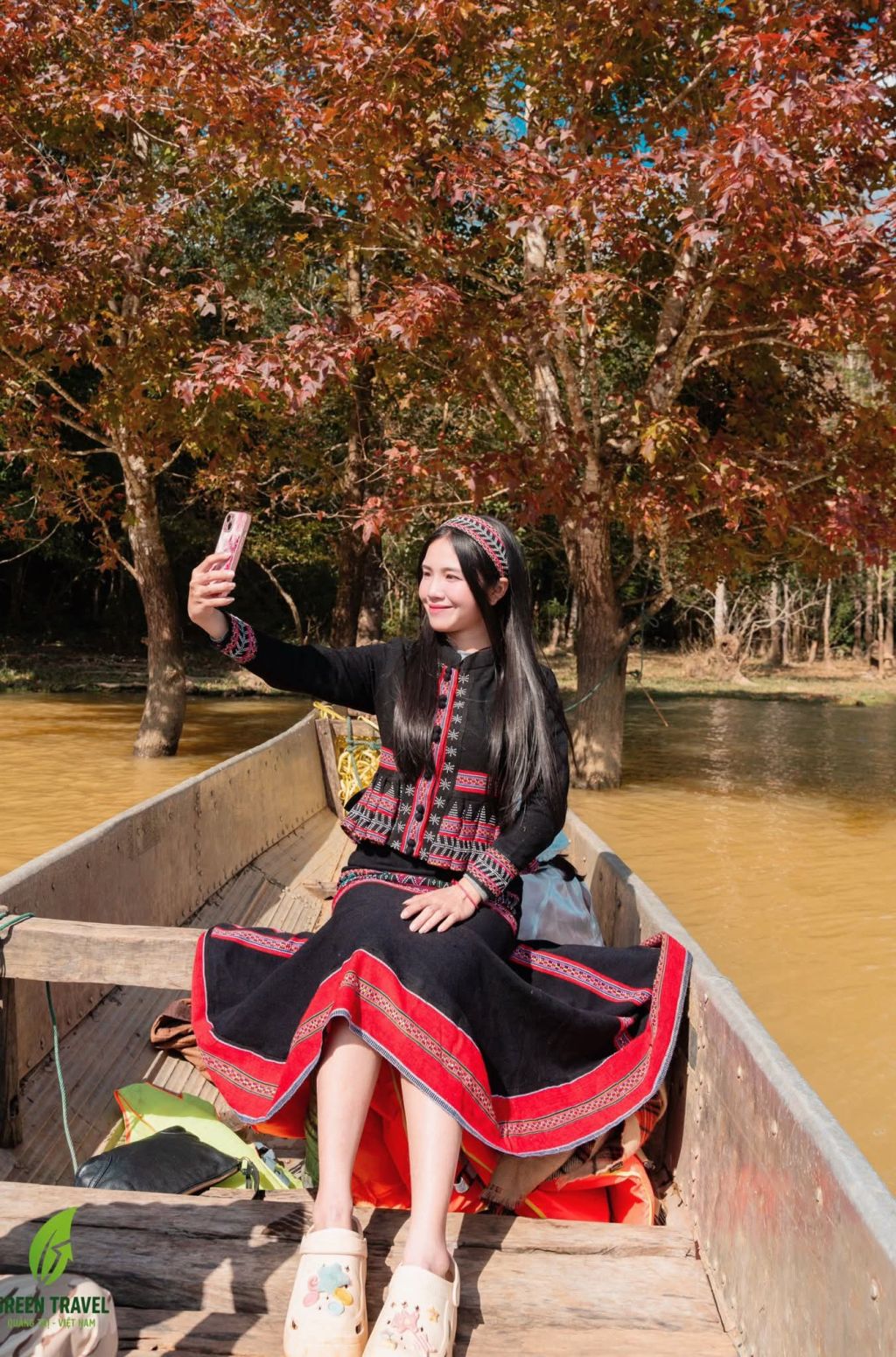 Let's go to Khe Sanh, Quang Tri together. It's the place with the Phong Hươn forest. - 1