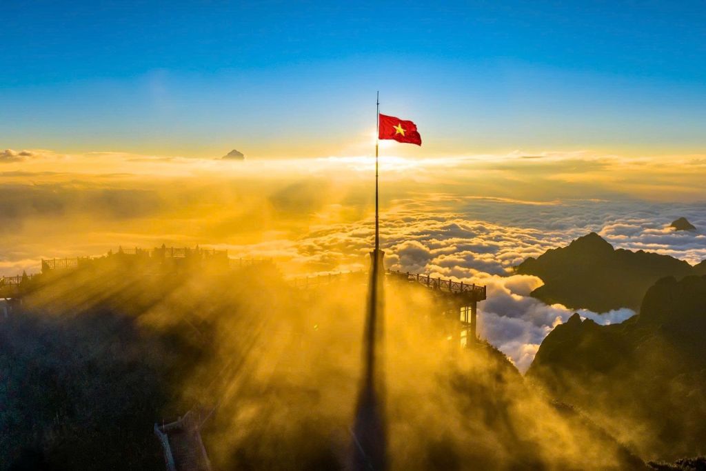Fansipan Peak is entering the most beautiful cloud hunting season of the year. - 3