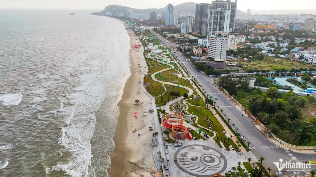 🌊 Back Beach Vung Tau before the inauguration of the billion-dollar project. - 1