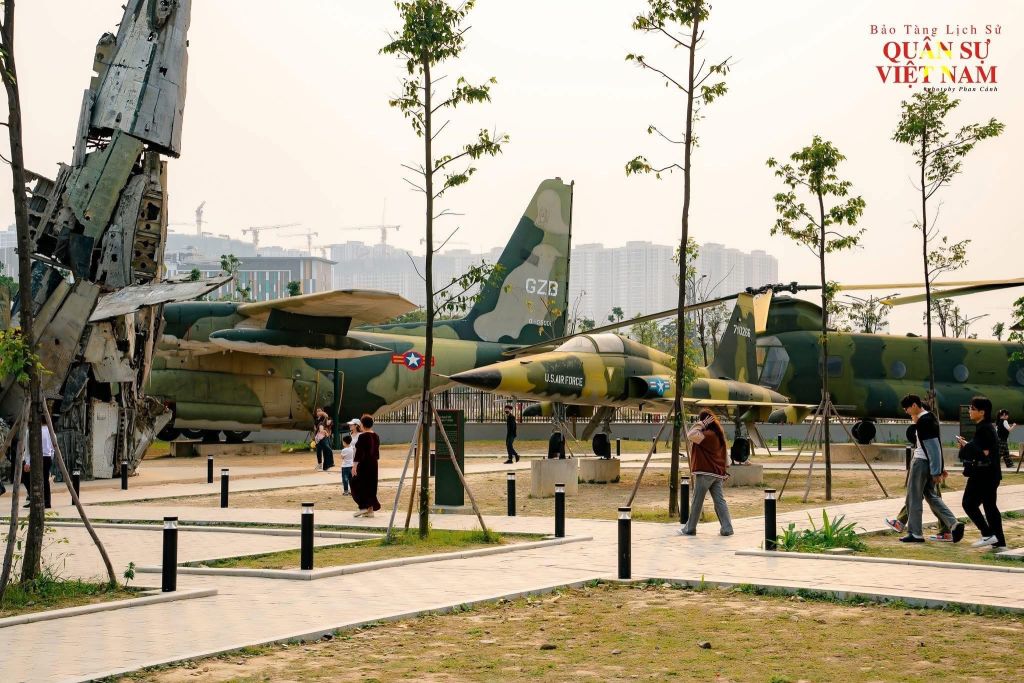 📍 VIETNAM MILITARY HISTORY MUSEUM (Hanoi) If peace... - 9