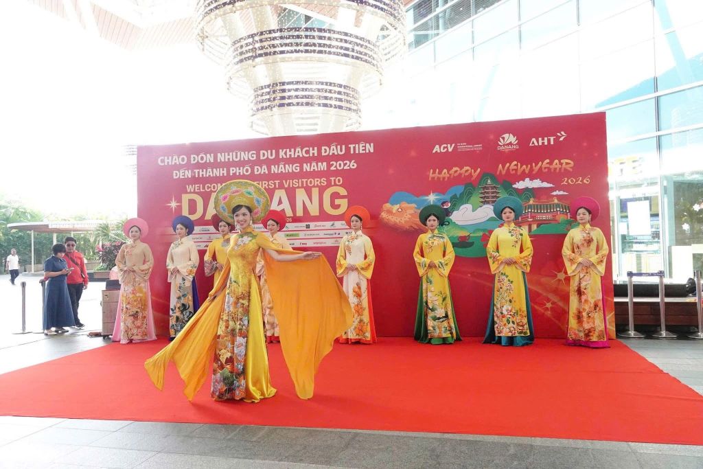 🎉 Da Nang Accueille La Nouvelle Année 2026 Avec Les Premiers Touristes ! - ảnh 7