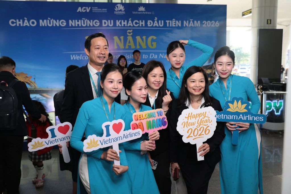 🎉 Da Nang Accueille La Nouvelle Année 2026 Avec Les Premiers Touristes ! - ảnh 8
