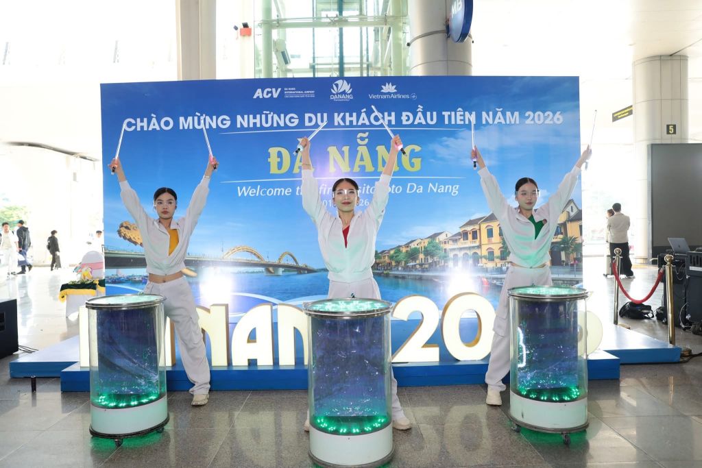 🎉 Da Nang Accueille La Nouvelle Année 2026 Avec Les Premiers Touristes ! - ảnh 9