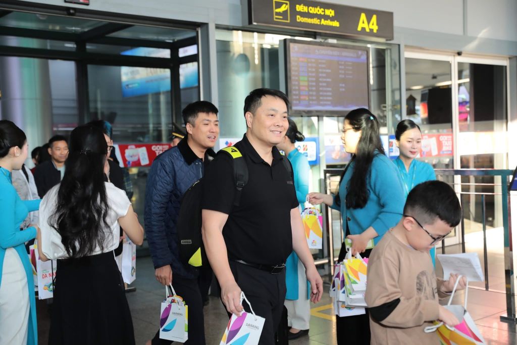 🎉 Da Nang Accueille La Nouvelle Année 2026 Avec Les Premiers Touristes ! - ảnh 10