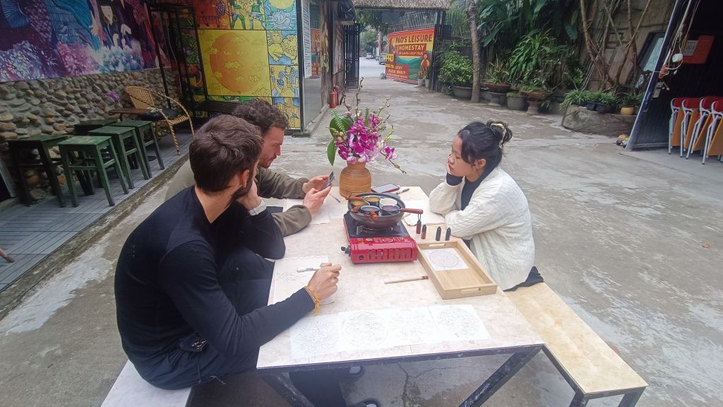 "Cloud Classroom" - a community English class for people. - ảnh 5