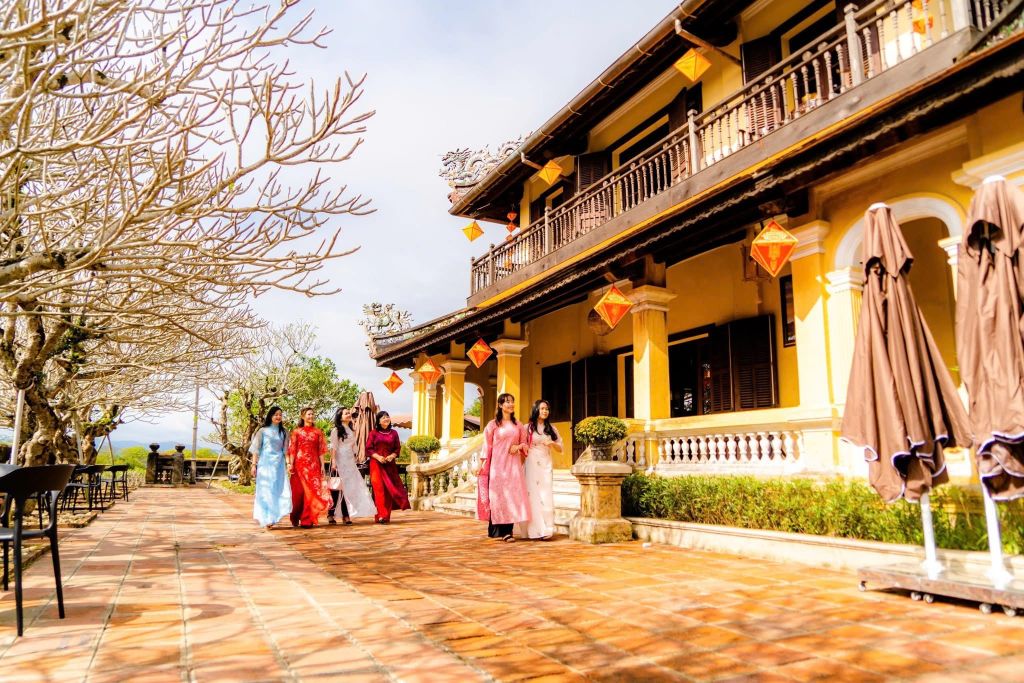 PISO CUATRO SIN PROBLEMAS - "TOCAR" EL PALACIO REAL DENTRO DE LA CIUDAD IMPERIAL H - 2