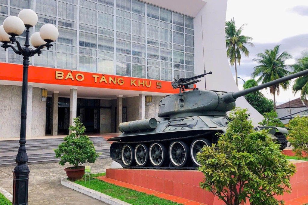 🏛️🇻🇳 Musée De La Zone Militaire 5 (Da Nang) – Voyage À Contre-Courant L - 1