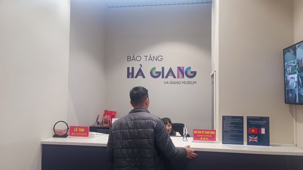 Bả tàng Hà Giang is the starting point for local travel adventures. - 2