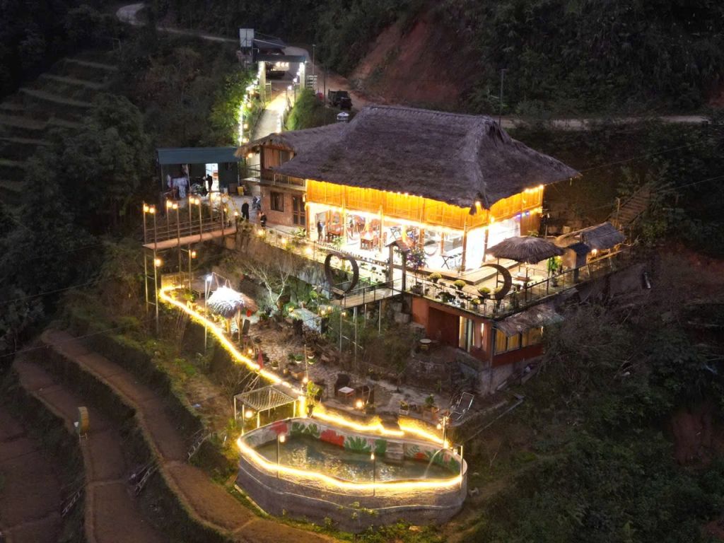 Khuổi My về đêm