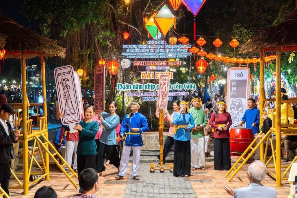 Playing Bai Choi in Hoi An – A "specialty" that creates an addictive spirit. - 1