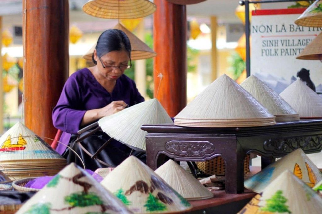 🌿 Sombrero de poesía de Huế – Un oficio tradicional que conserva la belleza encantadora. - 4