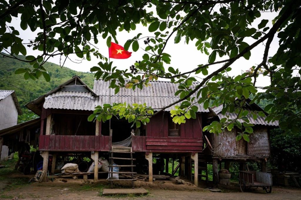 Kiến trúc nhà sàn của người Vân Kiều: Giá trị văn hóa và đời sống cộng đồng