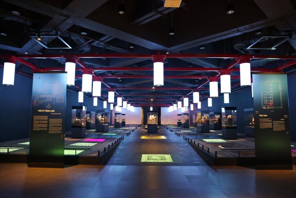 ⭐ Under the National Assembly – The thousand-year flow of Thang Long - 2