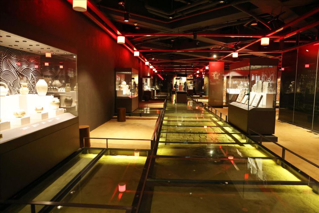 ⭐ Under the National Assembly – The thousand-year flow of Thang Long - 4