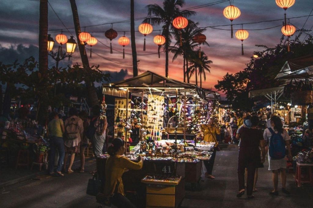 🏮 호이안 야시장 – 고풍스러운 거리에서 불이 켜지고, 정체성이 드러나는 곳 - 4