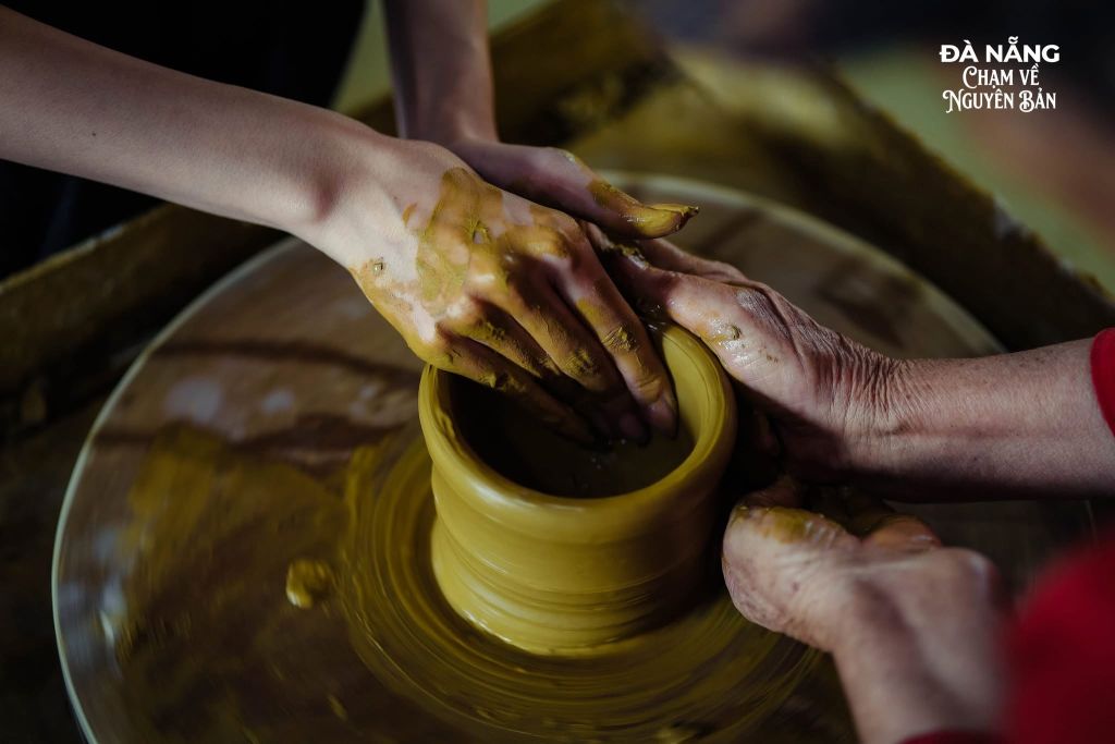 🌸 Spring in Thanh Ha pottery village – Touching Tet from the simplest things - 3