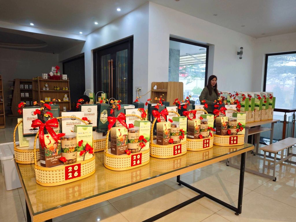 Each Tet gift from Khe Sanh is not just wrapped with care. - 2