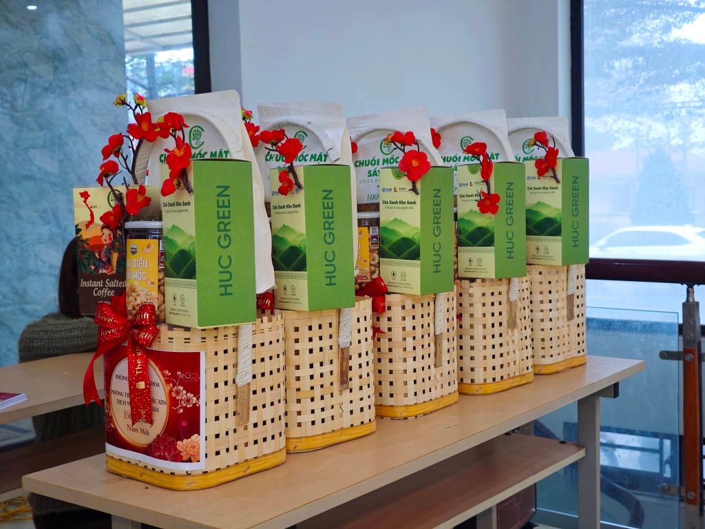 Each Tet gift from Khe Sanh is not just wrapped with care. - 3