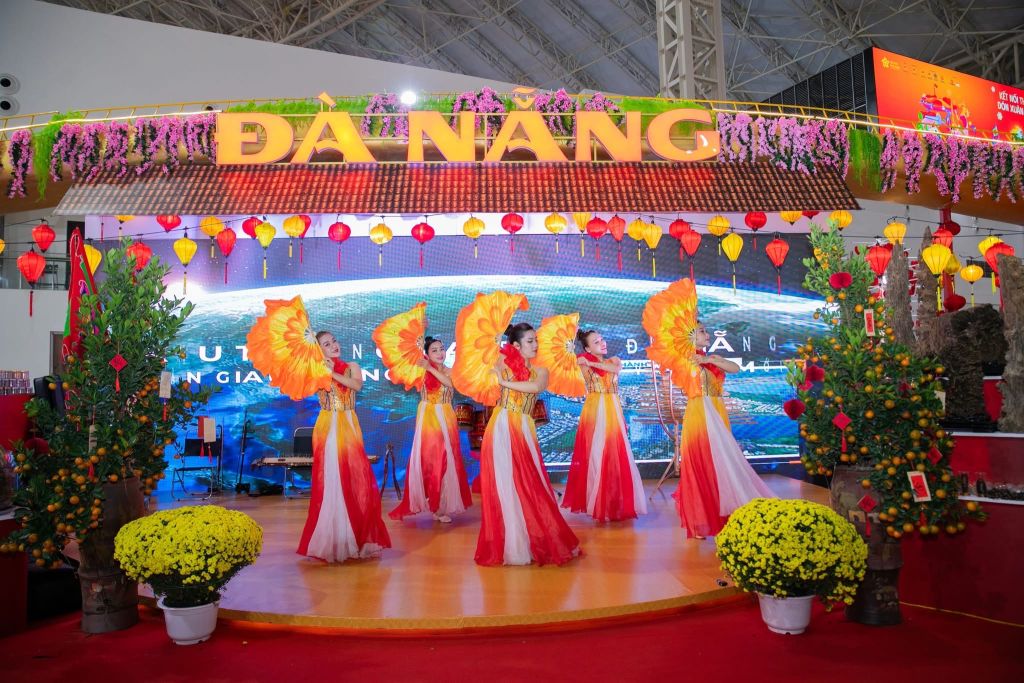 Travel to Da Nang at the Spring Fair 2026 🌸 From February 2 to 13 - 3