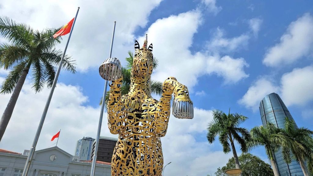 The 2026 Tet horse mascot is made up of the names of 94 communes and wards. - 5