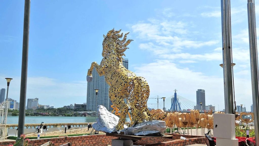 The 2026 Tet horse mascot is made up of the names of 94 communes and wards. - 6