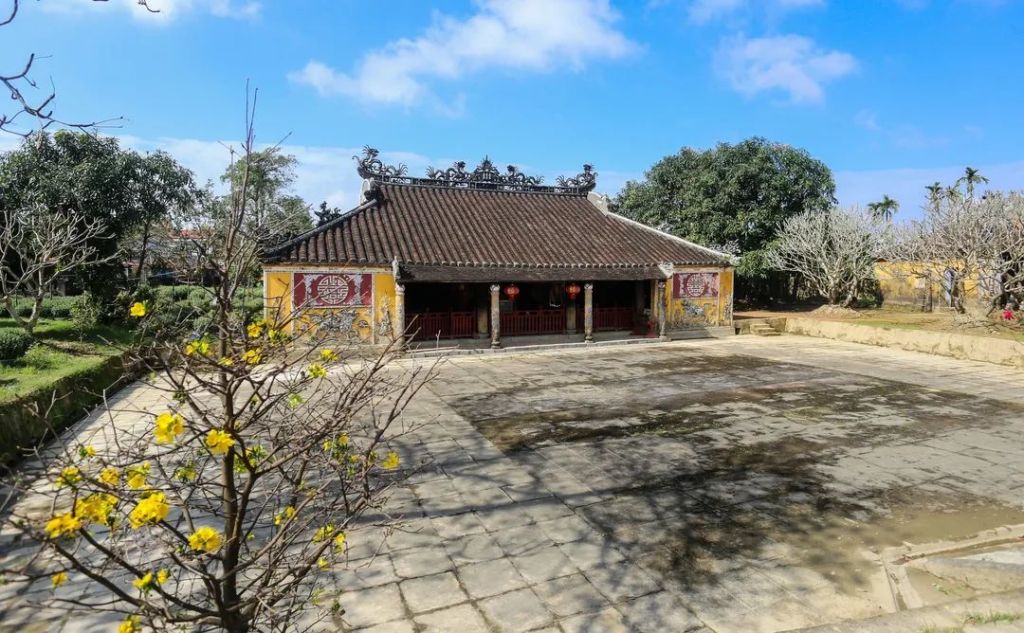 La aldea de Tết Bá Hồ que visitó ahora también ha celebrado el Tết con un ambiente festivo. - 2